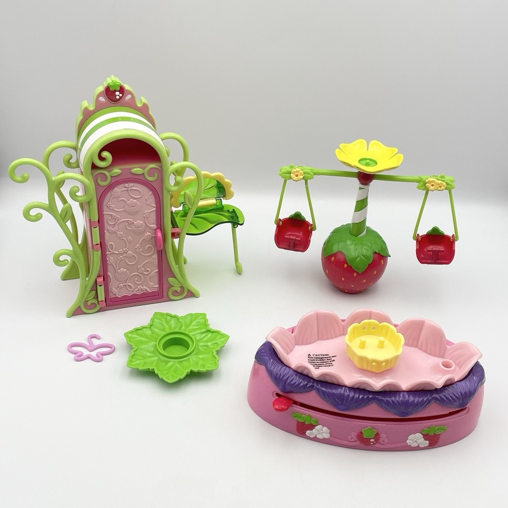 Strawberry Shortcake Hasbro Berry Bitty City Furniture Playset Lot 2009 2010
